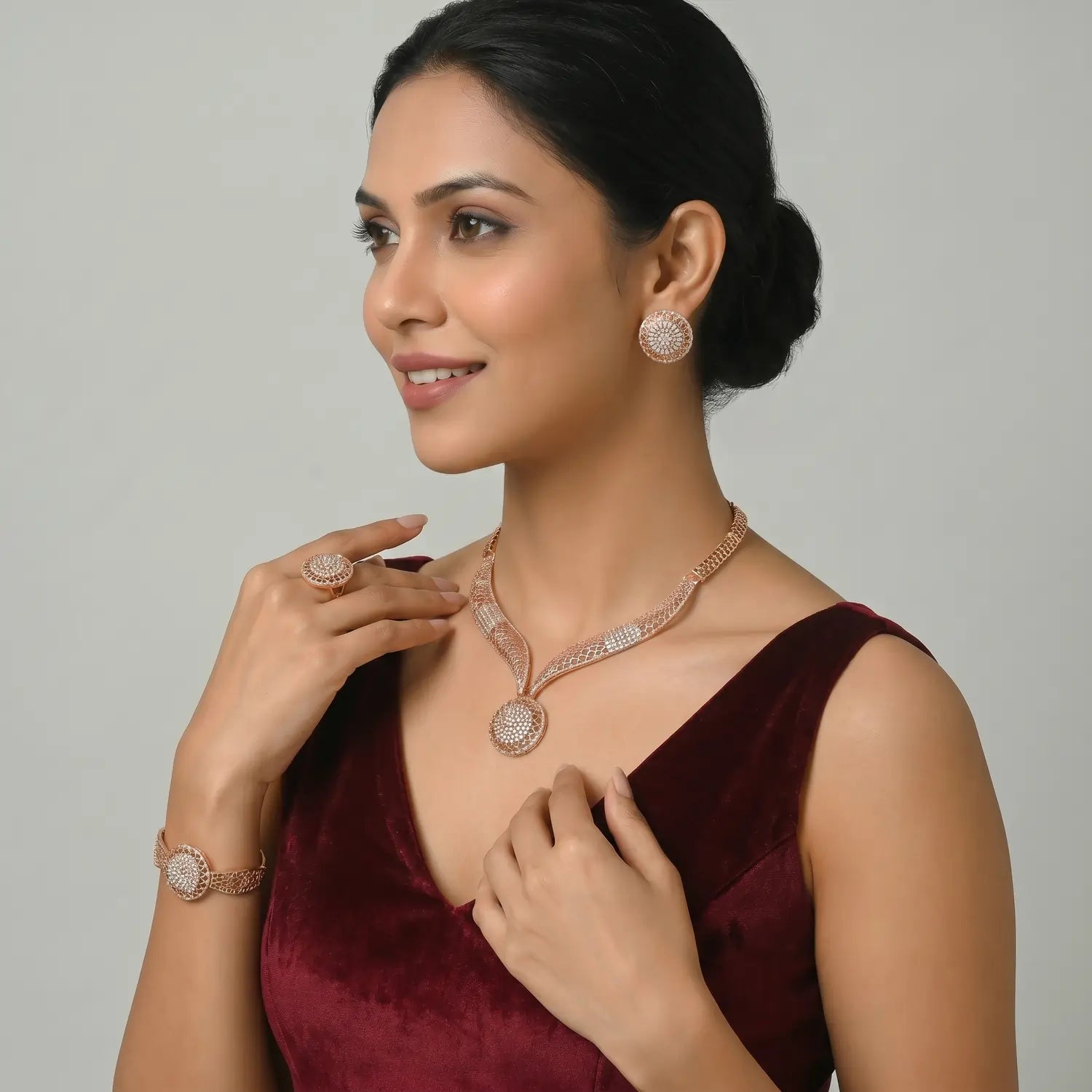 Golden Filigree Medallion Jewellery Set
