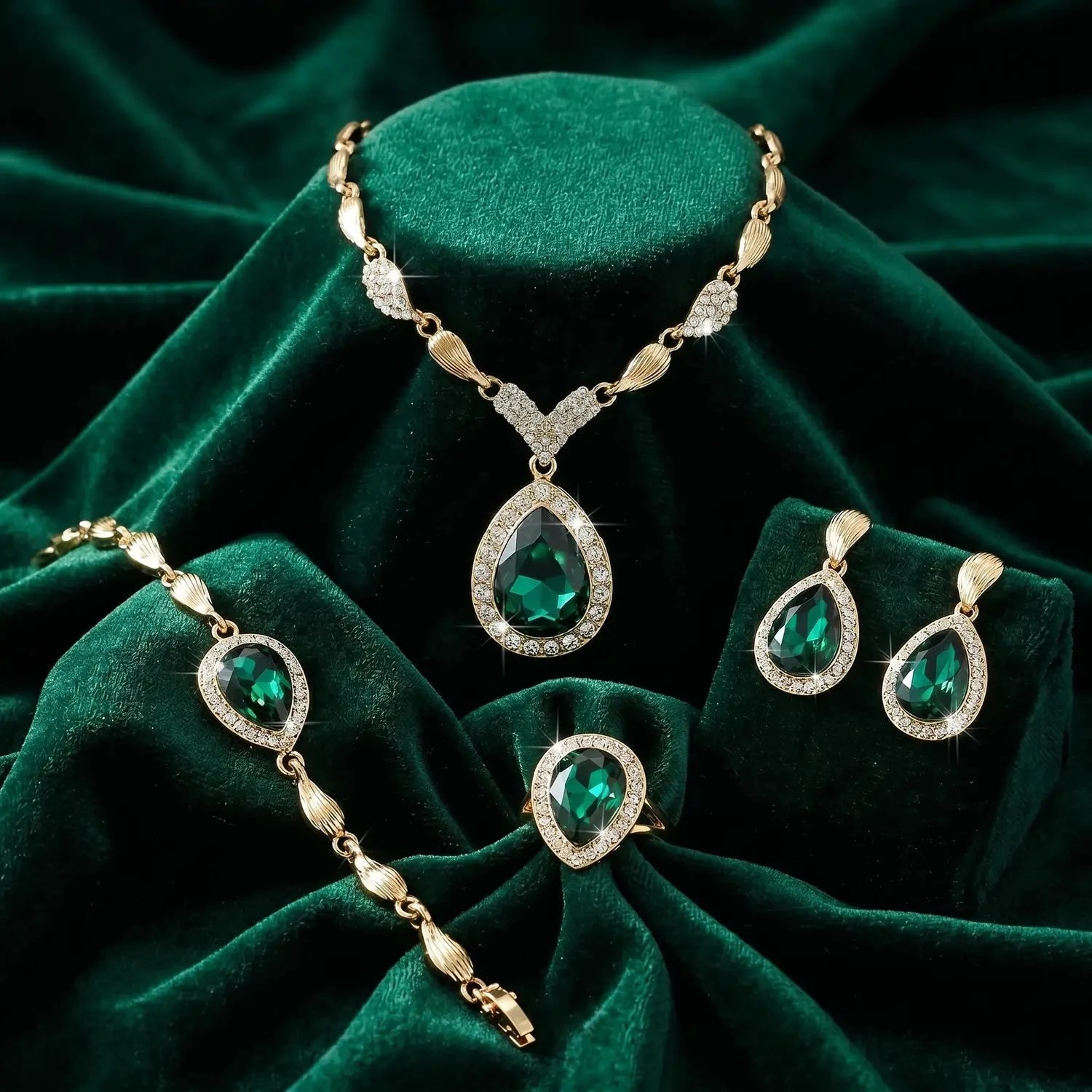 Emerald Teardrop Halo Jewellery Set Zapiria 