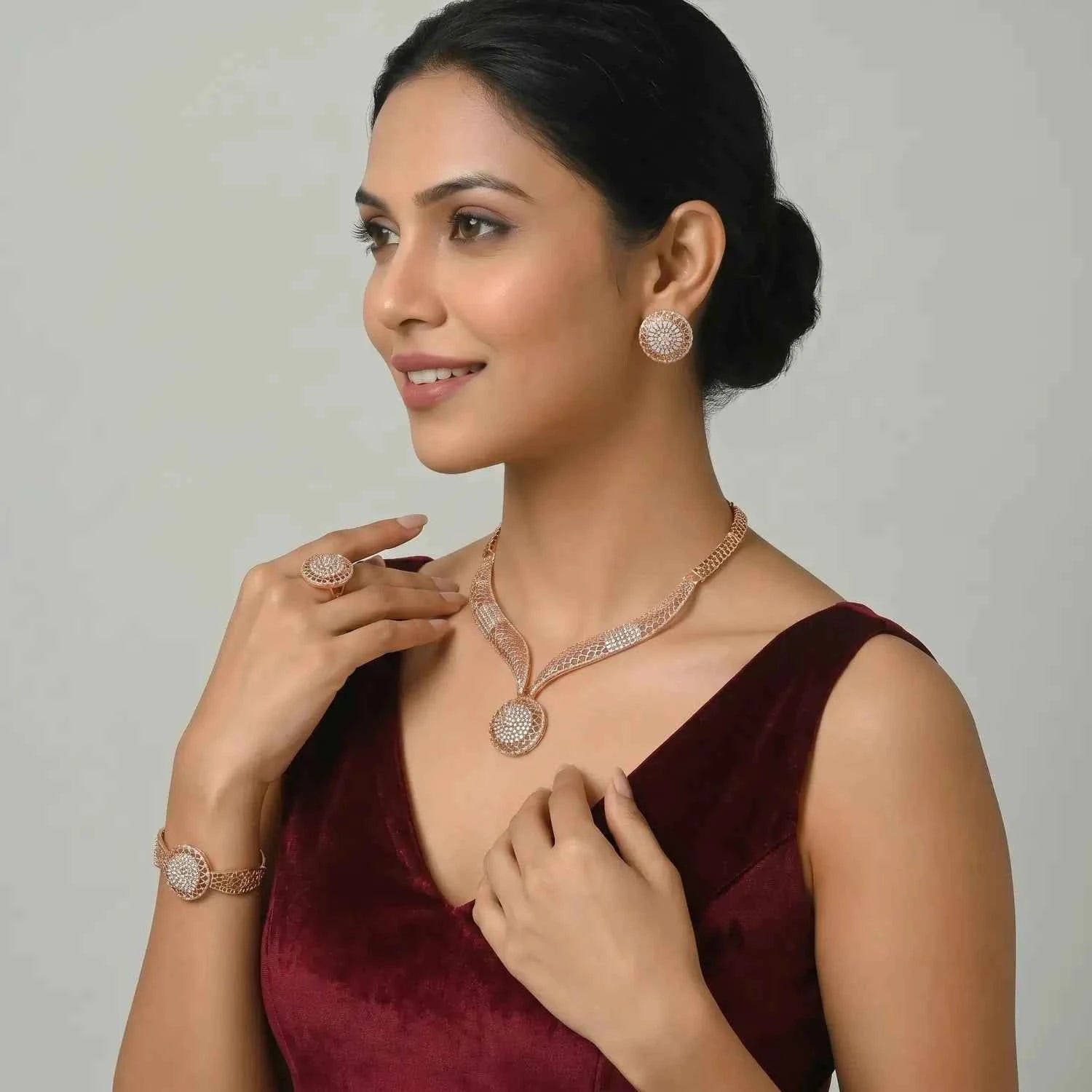 Golden Filigree Medallion Jewellery Set